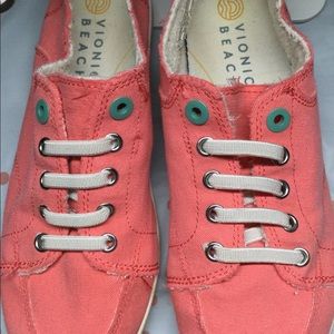 VIONIC Beach Shoes, size 8, washable!